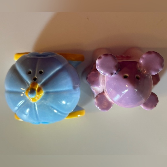 Disney Cinderella Carriage & Castle Salt and Pepper Shaker Set - Picture 14 of 16